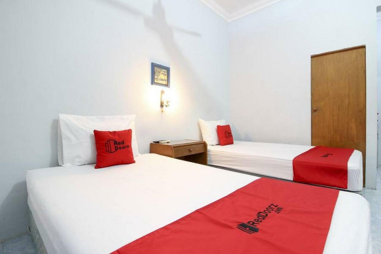 Reddoorz Syariah At Jalan Menteri Supeno Hotell Yogyakarta Exteriör bild