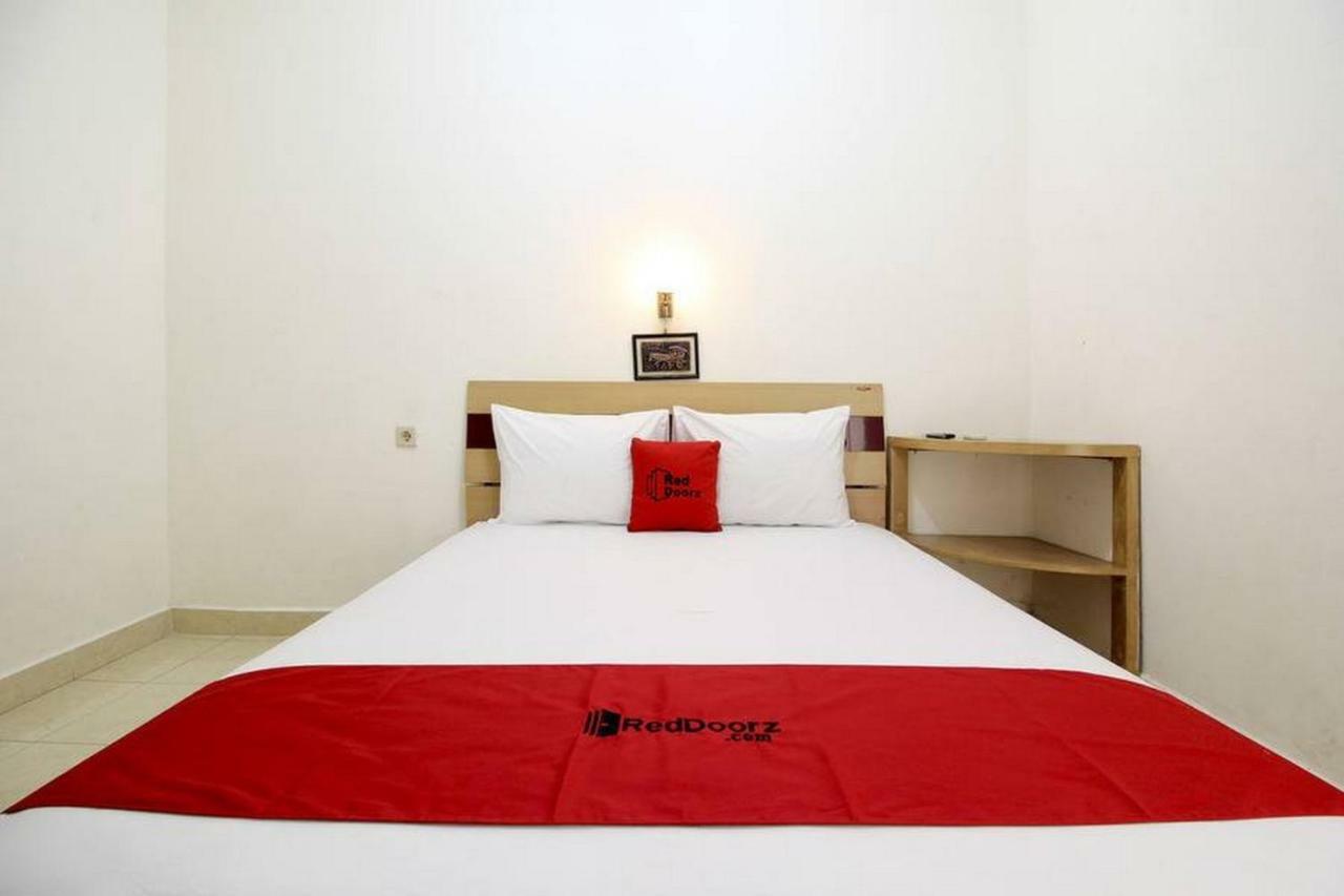 Reddoorz Syariah At Jalan Menteri Supeno Hotell Yogyakarta Exteriör bild